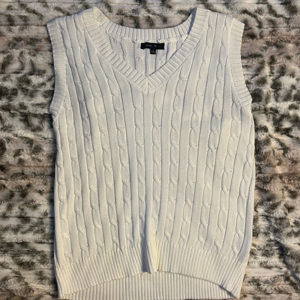 Love Tree white knit vest